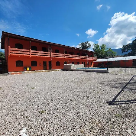 Maranduba Seaside Kitnet: Beachfront Comfort with Pool and AC Ubatuba Exterior photo