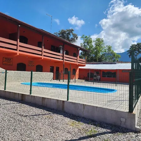 Maranduba Seaside Kitnet: Beachfront Comfort with Pool and AC Ubatuba Exterior photo