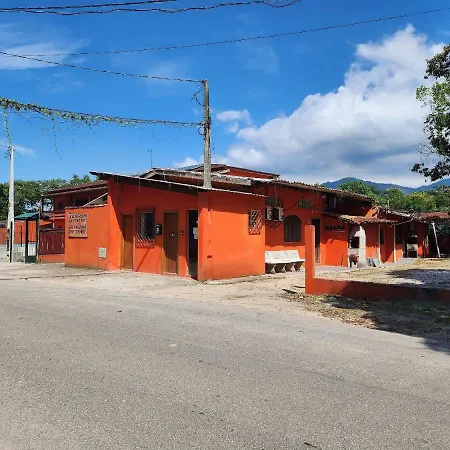 Maranduba Seaside Kitnet: Beachfront Comfort with Pool and AC Ubatuba Exterior photo