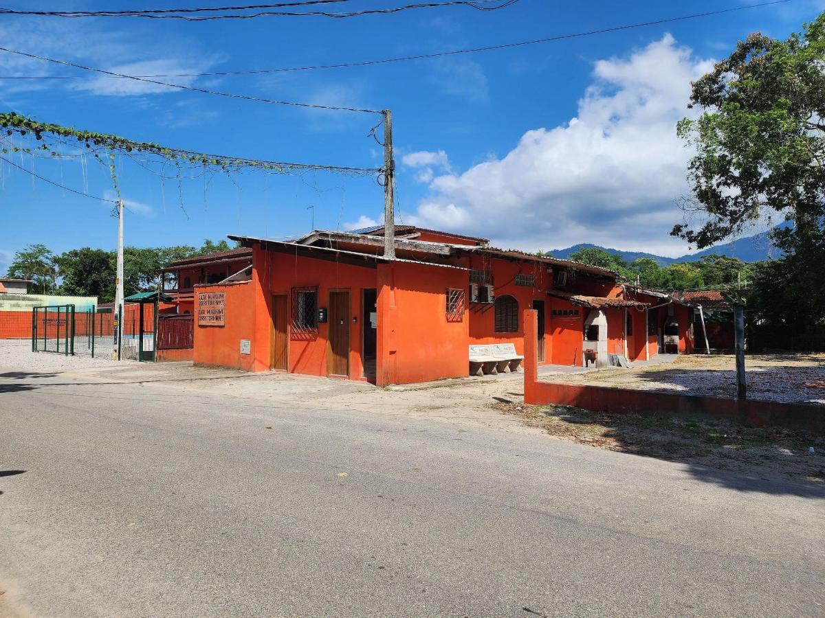 Maranduba Seaside Kitnet: Beachfront Comfort With Pool And Ac Ubatuba